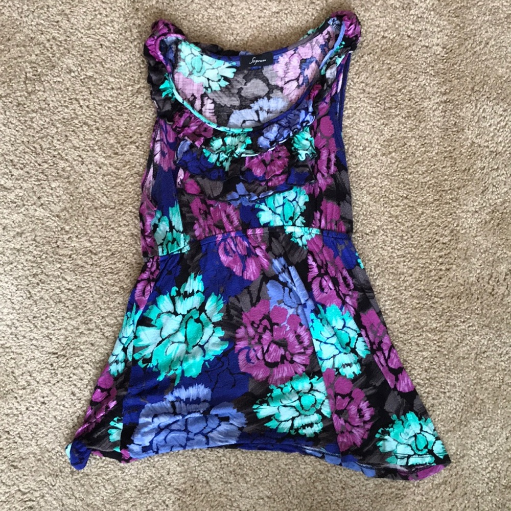 Tank with ruffle neck